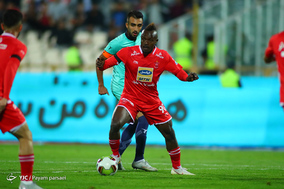 دیدار تیم های فوتبال پرسپولیس و نود ارومیه