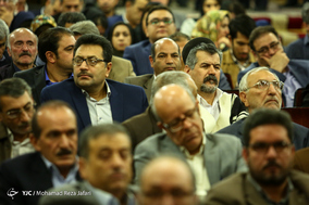 نشست رئیس سازمان میراث فرهنگی با فعالان گردشگری استان اصفهان