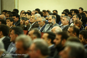 نشست رئیس سازمان میراث فرهنگی با فعالان گردشگری استان اصفهان
