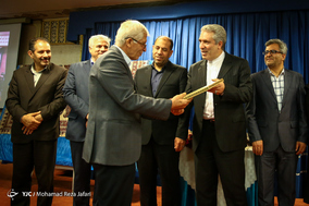 نشست رئیس سازمان میراث فرهنگی با فعالان گردشگری استان اصفهان