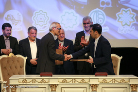 امضای قرارداد طرح توسعه حمل‌ و نقل ریلی درون شهری در تهران و هشت کلان شهر