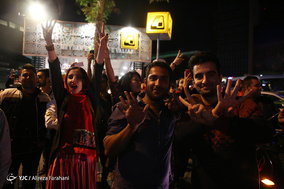 شادی طرفداران تیم پرسپولیس بعد از راهیابی به فینال لیگ قهرمانان آسیا