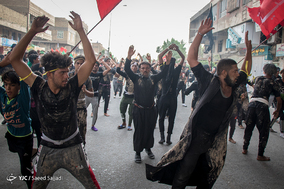عزاداران زائرین اربعین حسینی در شهر سماوه