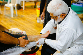 ارائه خدمات پزشکی به زائرین اربعین حسینی در پایگاه مستقر عمود ۲۸۵