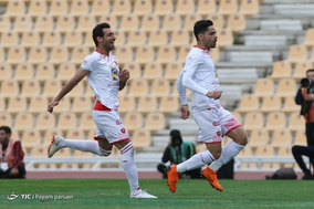 دیدار تیم های فوتبال سایپا و پرسپولیس