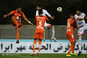 دیدار تیم های فوتبال سایپا و پرسپولیس