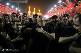 عزاداری در بین الحرمین در شب اربعین حسینی