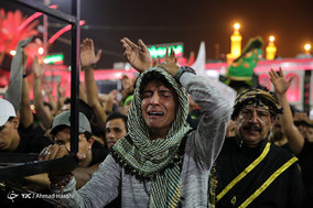 عزاداری در بین الحرمین در شب اربعین حسینی