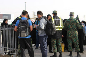 بازگشت گروه اول زائران اربعین حسینی از مرز مهران
