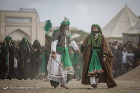 مراسم نمادین واقعه ی عاشورا در امام زاده شاه کرم اصفهان