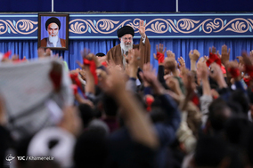 دیدار دانش‌آموزان و دانشجویان با رهبر انقلاب اسلامی