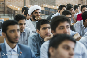 پخش بازی پرسپولیس و کاشیما آنتلرز در دبیرستان البرز