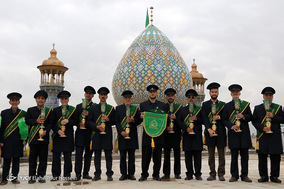 تعویض پرچم حرم سید علاء الدین حسین(ع)_شیراز