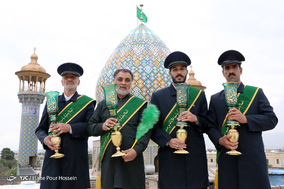 تعویض پرچم حرم سید علاء الدین حسین(ع)_شیراز