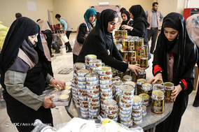 بسته‌بندی ۲۱۰۰ سبد کالا برای توزیع در نیک‌شهر سیستان و بلوچستان