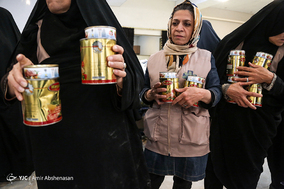بسته‌بندی ۲۱۰۰ سبد کالا برای توزیع در نیک‌شهر سیستان و بلوچستان
