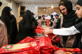 بسته‌بندی ۲۱۰۰ سبد کالا برای توزیع در نیک‌شهر سیستان و بلوچستان