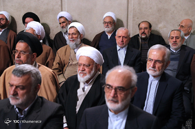 دیدار مسئولان نظام و میهمانان کنفرانس وحدت اسلامى‌ با مقام معظم رهبری