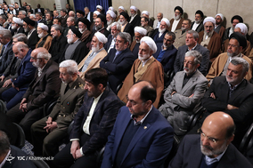 دیدار مسئولان نظام و میهمانان کنفرانس وحدت اسلامى‌ با مقام معظم رهبری