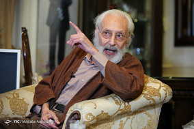 گفتگوی اختصاصی با جمشید مشایخی در شب جشن تولد ۸۴ سالگی