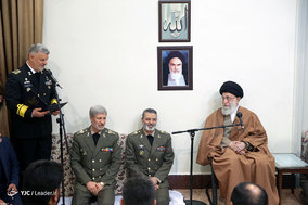 دیدار جمعی از فرماندهان و مسئولان نیروی دریایی ارتش با رهبر معظم انقلاب