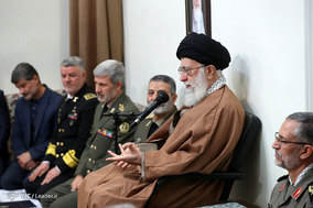 دیدار جمعی از فرماندهان و مسئولان نیروی دریایی ارتش با رهبر معظم انقلاب