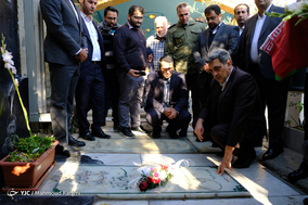 تجدید میثاق شهردار جدید تهران با آرمان‌های امام(ره)