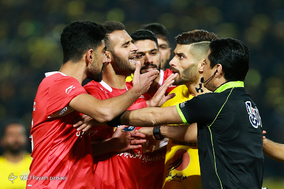 دیدار تیم های فوتبال سپاهان اصفهان و پرسپولیس تهران