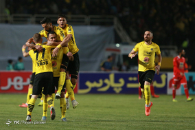 دیدار تیم های فوتبال سپاهان اصفهان و پرسپولیس تهران