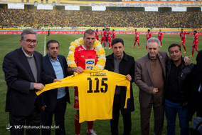 در حاشیه الکلاسیکوی ایران