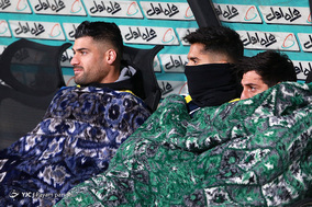 دیدار تیم های فوتبال استقلال تهران و پدیده مشهد