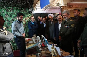 بازدید وزیر دفاع از نمایشگاه دانشجویی دانشگاه مالک اشتر