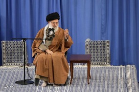 دیدار جمعی از خانواده‌های شهدای دفاع مقدس و مدافع حرم با رهبر معظم انقلاب
