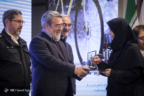 تقدیر از نیره پیروزبخت، رییس سازمان ملی استاندارد در همایش روز ملی حمل و نقل