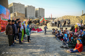 کودکان کوره پزخانه سرسفره یلدا