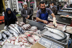 بازار ماهی و میوه اهواز در آستانه شب یلدا