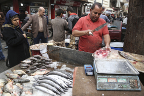 بازار ماهی و میوه اهواز در آستانه شب یلدا