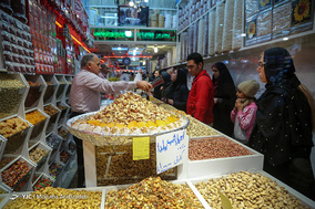 خرید شب یلدا در بازار تجریش