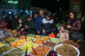 خرید شب یلدا در بازار تجریش
