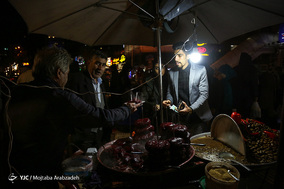 خرید شب یلدا در بازار تجریش