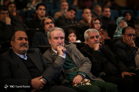 مراسم رونمایی از مستند متولد آذر