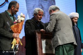 مراسم رونمایی از مستند متولد آذر
