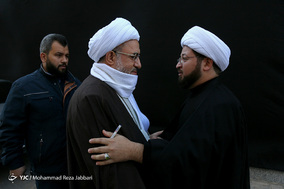 حضور طلاب و روحانیون در منزل آیت الله هاشمی شاهرودی در قم
