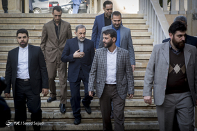 حضور علی اکبر ولایتی، رئیس هیئت امنای دانشگاه آزاد اسلامی در مراسم یادبود جانباختگان حادثه دانشگاه آزاد