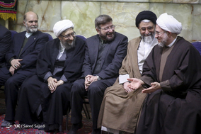 آیت الله محسن اراکی، دبیرکل مجمع جهانی تقریب مذاهب اسلامی و آیت الله صادق آملی لاریجانی، رئیس قوه قضاییه در مراسم بزرگداشت آیت الله هاشمی شاهرود