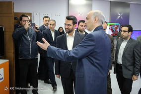 بازدید وزرای نیرو و ارتباطات از پژوهشگاه فضایی ایران