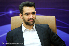 بازدید وزرای نیرو و ارتباطات از پژوهشگاه فضایی ایران