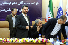 بازدید وزرای نیرو و ارتباطات از پژوهشگاه فضایی ایران