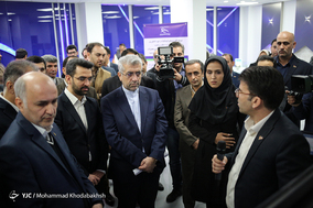 بازدید وزرای نیرو و ارتباطات از پژوهشگاه فضایی ایران