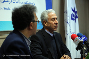 بازدید وزیر علوم , تحقیقات و فناوری از پژوهشکده مطالعات فرهنگی